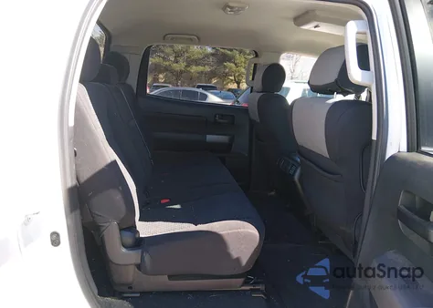 2011 Toyota Tundra Grade 5.7L V8 z USA, uszkodzony, nr VIN 5TFDY5F17BX203629